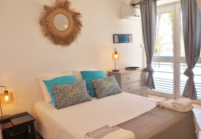 Villa in Saline les Bains - *VILLA COCOTIERS DES SABLES* - waterfront Villa in Saline les Bains - *VILLA COCOTIERS DES SABLES* - waterfront