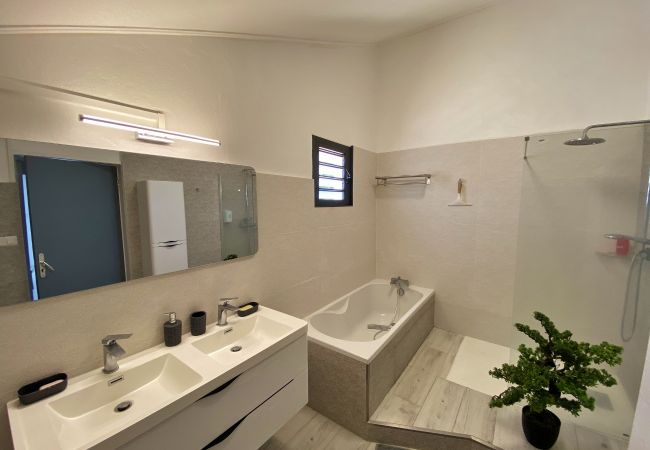 Villa in Ermitage Les Bains - *VILLA ÉVASION* - 100 m from lagoon and beach Villa in Ermitage Les Bains - *VILLA ÉVASION* - 100 m from lagoon and beach