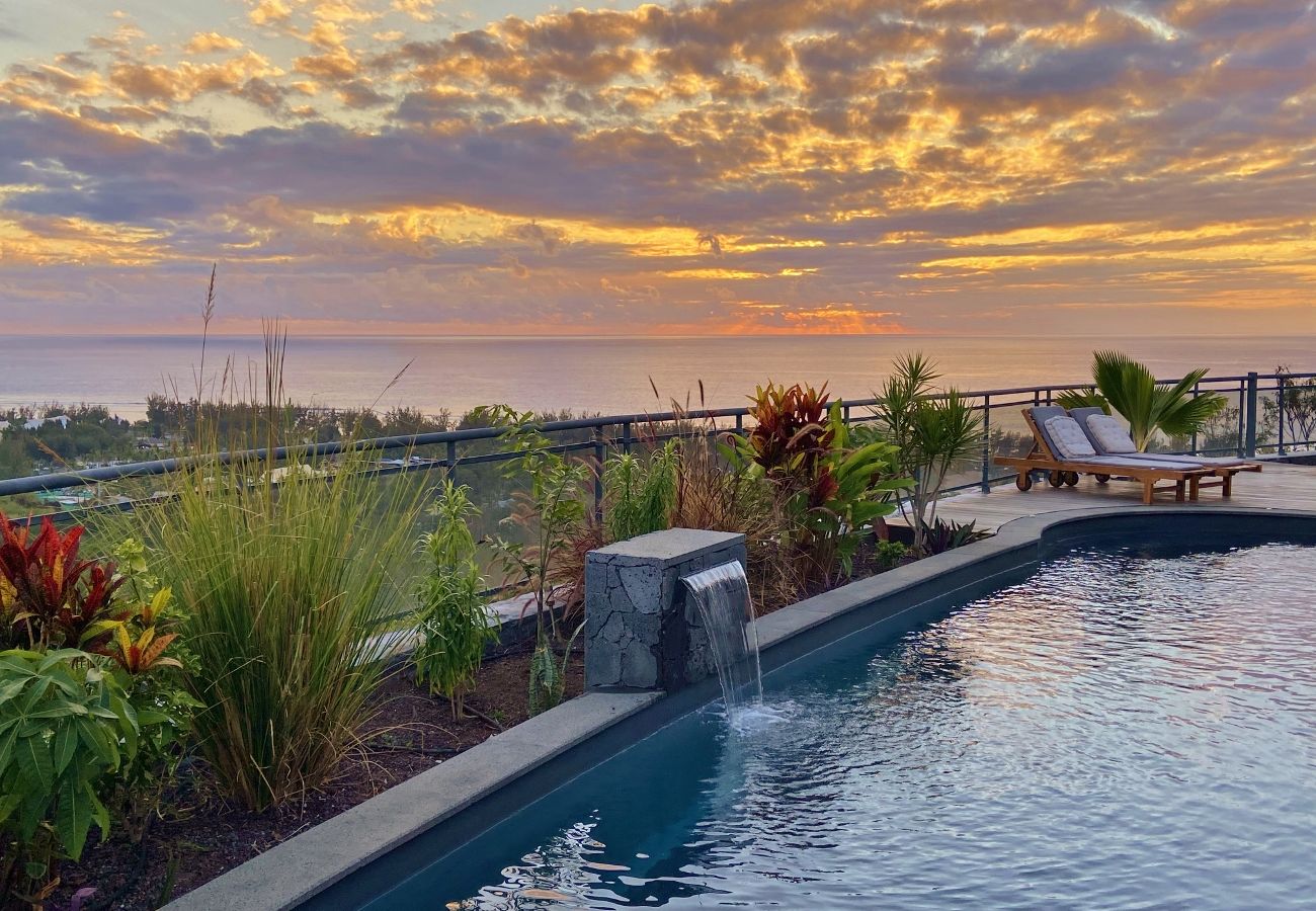 Amazing sunset at the villa Ravenala