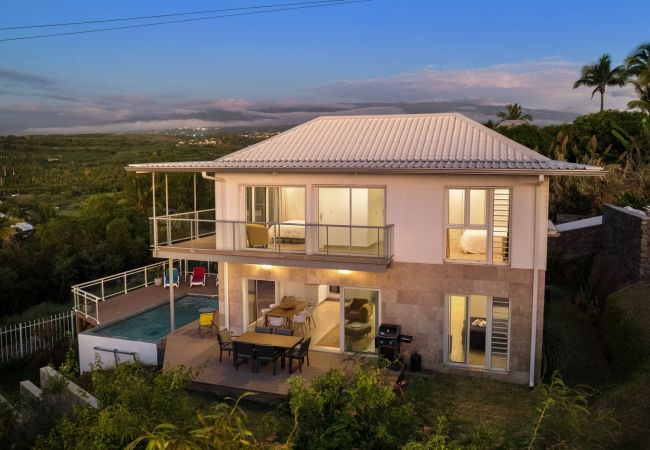 Villa in Saint-Gilles les Bains - *VILLA CORMORANS* - pool and ocean view Villa in Saint-Gilles les Bains - *VILLA CORMORANS* - pool and ocean view