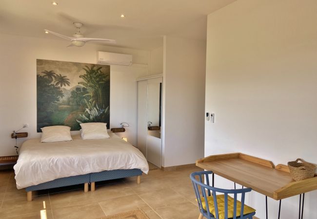 Villa in Saint-Gilles les Bains - *VILLA VAVANGUE* - pool and amazing ocean view Villa in Saint-Gilles les Bains - *VILLA VAVANGUE* - pool and amazing ocean view