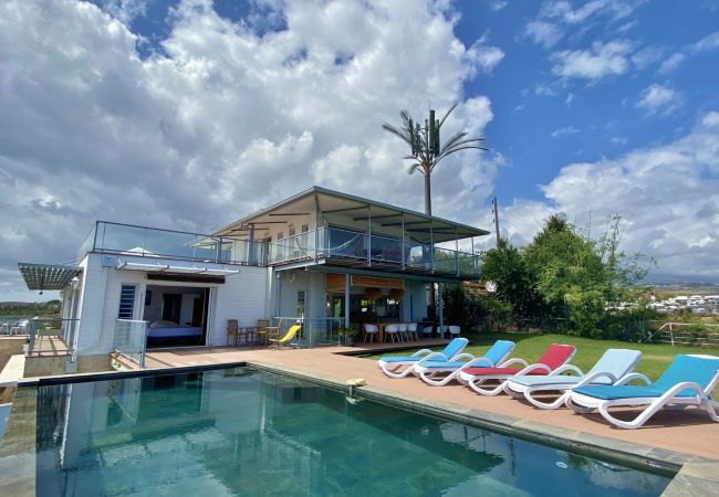 Villa in Saint-Gilles les Bains - *VILLA VAVANGUE* - pool and amazing ocean view Villa in Saint-Gilles les Bains - *VILLA VAVANGUE* - pool and amazing ocean view