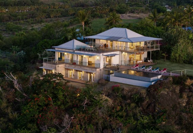 Villa in Saint-Gilles les Bains - *VILLA VAVANGUE* - pool and amazing ocean view Villa in Saint-Gilles les Bains - *VILLA VAVANGUE* - pool and amazing ocean view