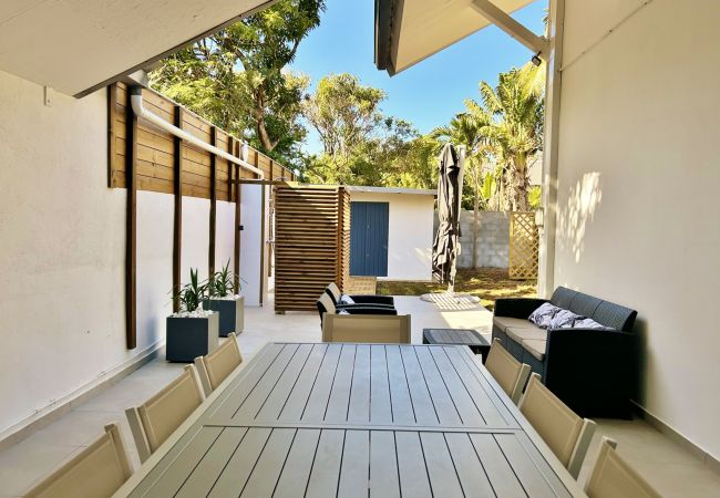 Villa in Saline les Bains - *VILLA SOUS LES PALMES* - 170 m from lagoon Villa in Saline les Bains - *VILLA SOUS LES PALMES* - 170 m from lagoon