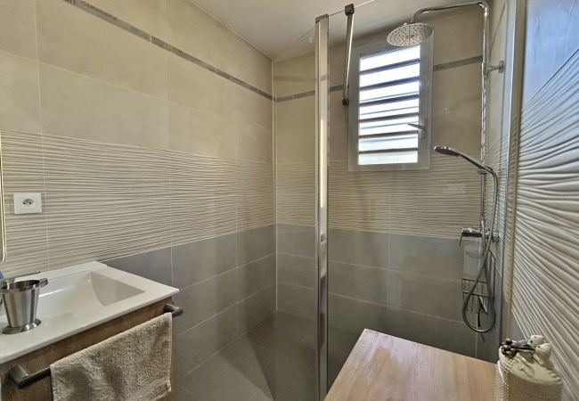 Villa in Saline les Bains - *VILLA SOUS LES PALMES* - 170 m from lagoon Villa in Saline les Bains - *VILLA SOUS LES PALMES* - 170 m from lagoon