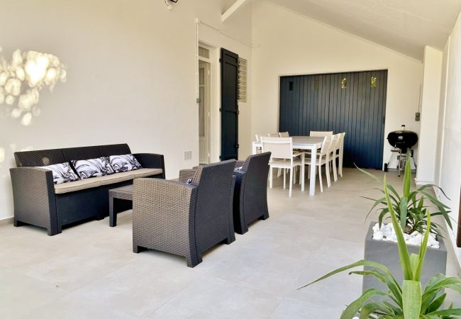 Villa in Saline les Bains - *VILLA SOUS LES PALMES* - 170 m from lagoon Villa in Saline les Bains - *VILLA SOUS LES PALMES* - 170 m from lagoon