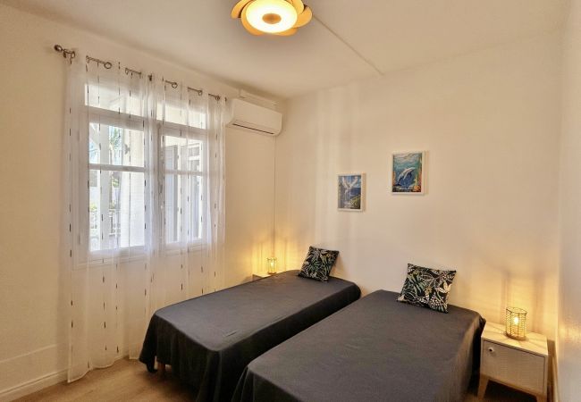 Villa in Saline les Bains - *VILLA SOUS LES PALMES* - 170 m from lagoon Villa in Saline les Bains - *VILLA SOUS LES PALMES* - 170 m from lagoon