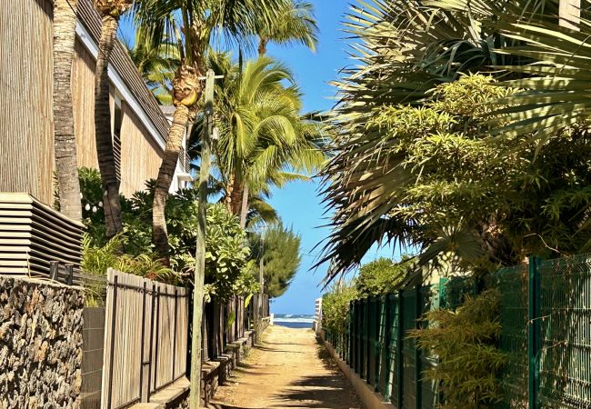 Villa in Saline les Bains - *VILLA SOUS LES PALMES* - 170 m from lagoon Villa in Saline les Bains - *VILLA SOUS LES PALMES* - 170 m from lagoon