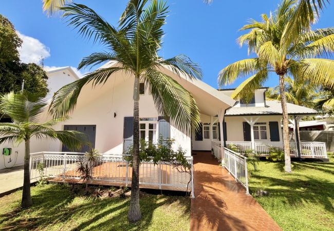 Villa in Saline les Bains - *VILLA SOUS LES PALMES* - 170 m from lagoon Villa in Saline les Bains - *VILLA SOUS LES PALMES* - 170 m from lagoon