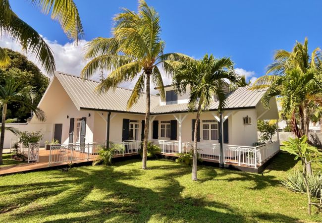 Villa in Saline les Bains - *VILLA SOUS LES PALMES* - 170 m from lagoon Villa in Saline les Bains - *VILLA SOUS LES PALMES* - 170 m from lagoon