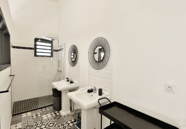 Villa in Saint-Gilles les Bains - *VILLA RAVENALE* - Ozean in 150 m Entfernung Villa in Saint-Gilles les Bains - *VILLA RAVENALE* - Ozean in 150 m Entfernung