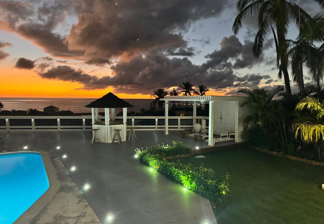 Villa in Saint-Gilles les Bains - *VILLA VÉNUS* - Pool und Meerblick