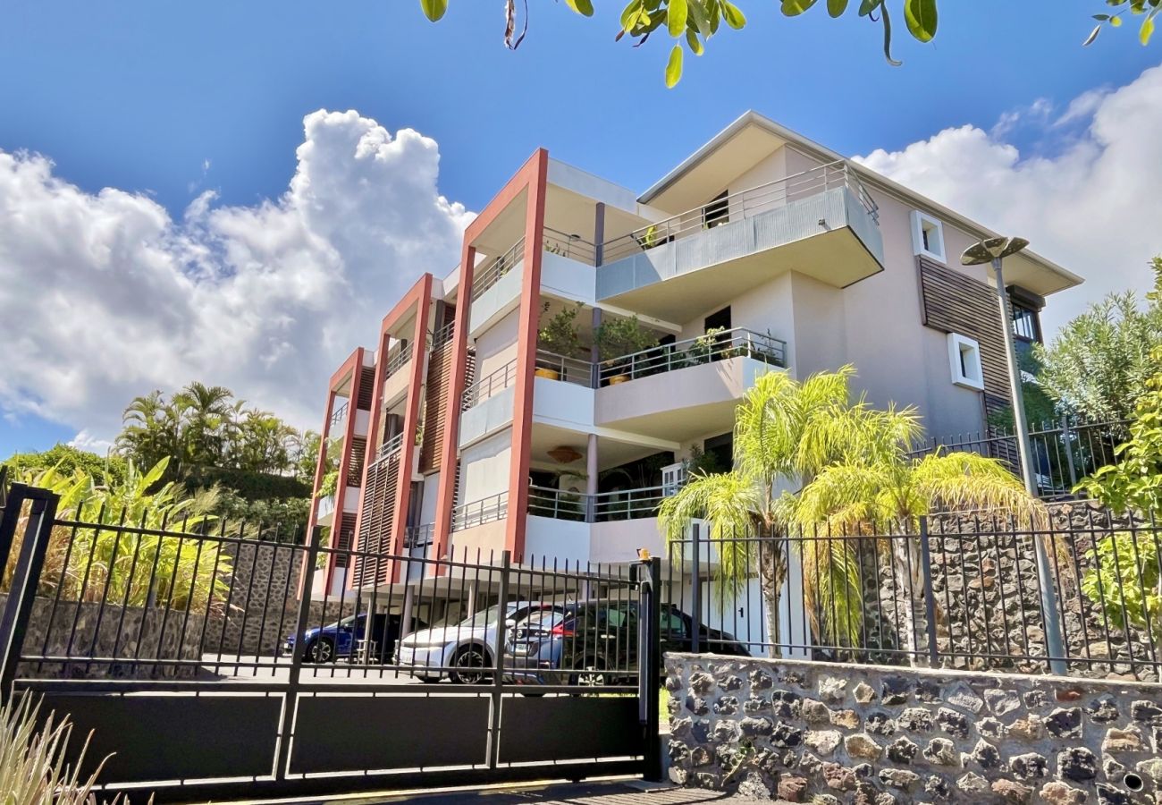 Ferienwohnung in Saint-Gilles les Bains - *APPART INFINI BLEU* - pool und meerblick