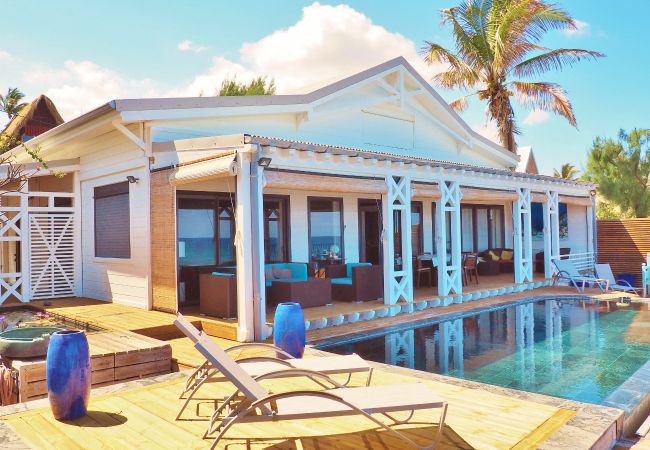 Villa in Saint-Gilles les Bains - *VILLA VICTORIA* - waterfront Villa in Saint-Gilles les Bains - *VILLA VICTORIA* - waterfront