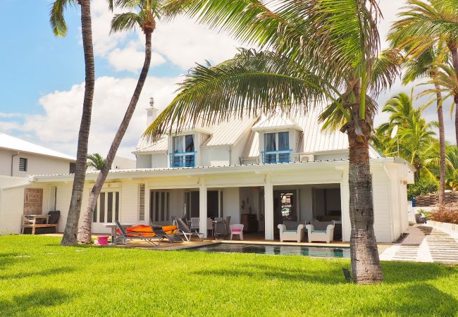 Villa in Saline les Bains - *VILLA COCOTIERS DES SABLES* - waterfront Villa in Saline les Bains - *VILLA COCOTIERS DES SABLES* - waterfront