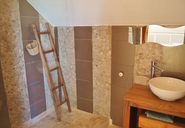 Villa in Saline les Bains - *VILLA COCOTIERS DES SABLES* - waterfront Villa in Saline les Bains - *VILLA COCOTIERS DES SABLES* - waterfront