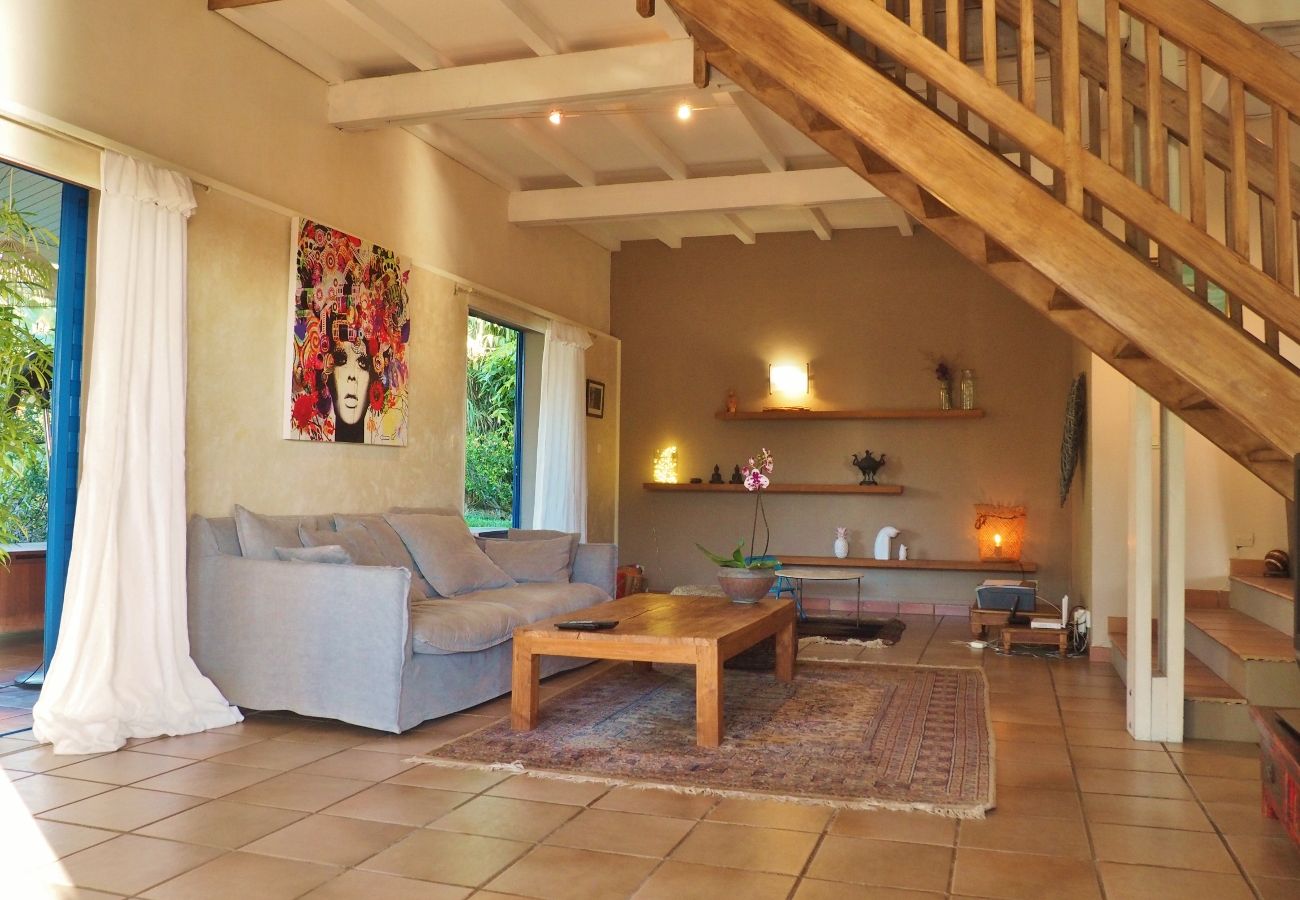 Dreaming stay in reunion island in a villa with beautiful living room