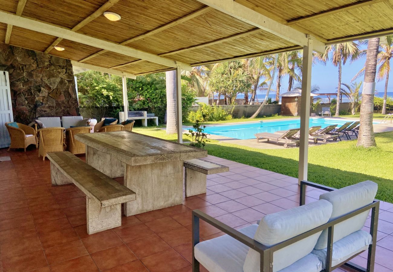 Stay in reunion island in a rental accomodation with tropical home
