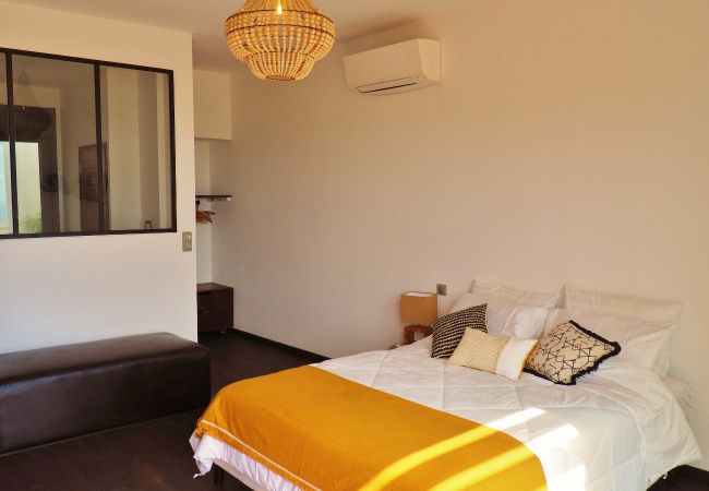 Villa in Saint-Gilles les Bains - *VILLA BEL HORIZON* - heated pool jacuzzi Villa in Saint-Gilles les Bains - *VILLA BEL HORIZON* - heated pool jacuzzi