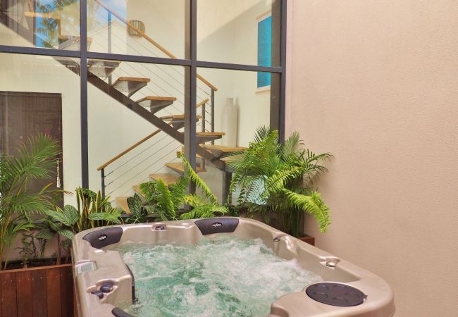 Villa in Saint-Gilles les Bains - *VILLA BEL HORIZON* - heated pool jacuzzi Villa in Saint-Gilles les Bains - *VILLA BEL HORIZON* - heated pool jacuzzi