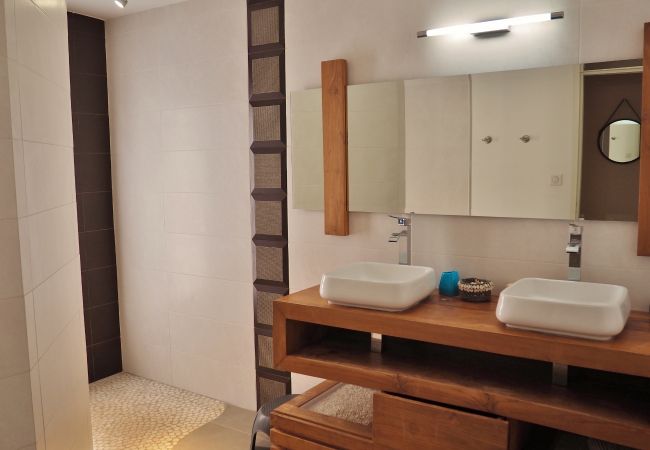 Villa in Saint-Leu - *VILLA RÊVE D'AZUR* - pool and ocean view Villa in Saint-Leu - *VILLA RÊVE D'AZUR* - pool and ocean view