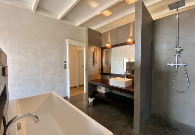 Villa in Saint-Gilles les Bains - *VILLA BLUE WAVES* - heated pool jacuzzi Villa in Saint-Gilles les Bains - *VILLA BLUE WAVES* - heated pool jacuzzi