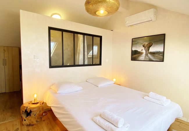 Villa in Saint-Gilles les Bains - *VILLA BLUE WAVES* - heated pool jacuzzi Villa in Saint-Gilles les Bains - *VILLA BLUE WAVES* - heated pool jacuzzi