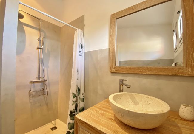 Villa in Saint-Gilles les Bains - *VILLA BLUE WAVES* - heated pool jacuzzi Villa in Saint-Gilles les Bains - *VILLA BLUE WAVES* - heated pool jacuzzi