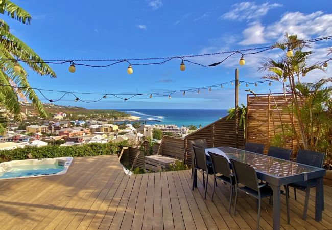 Villa in Saint-Gilles les Bains - *VILLA BLUE WAVES* - heated pool jacuzzi Villa in Saint-Gilles les Bains - *VILLA BLUE WAVES* - heated pool jacuzzi