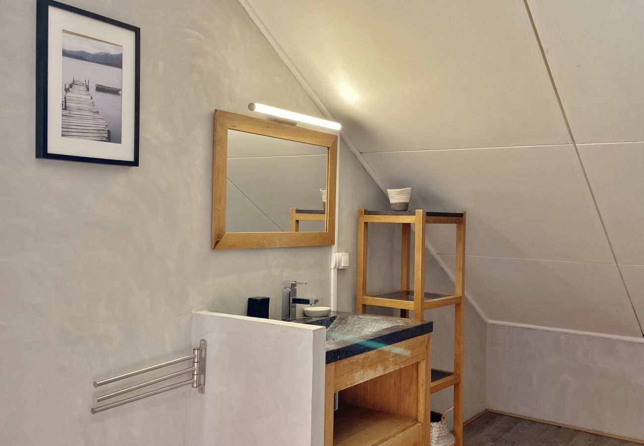 One of the bathrooms of Villa Blue Waves