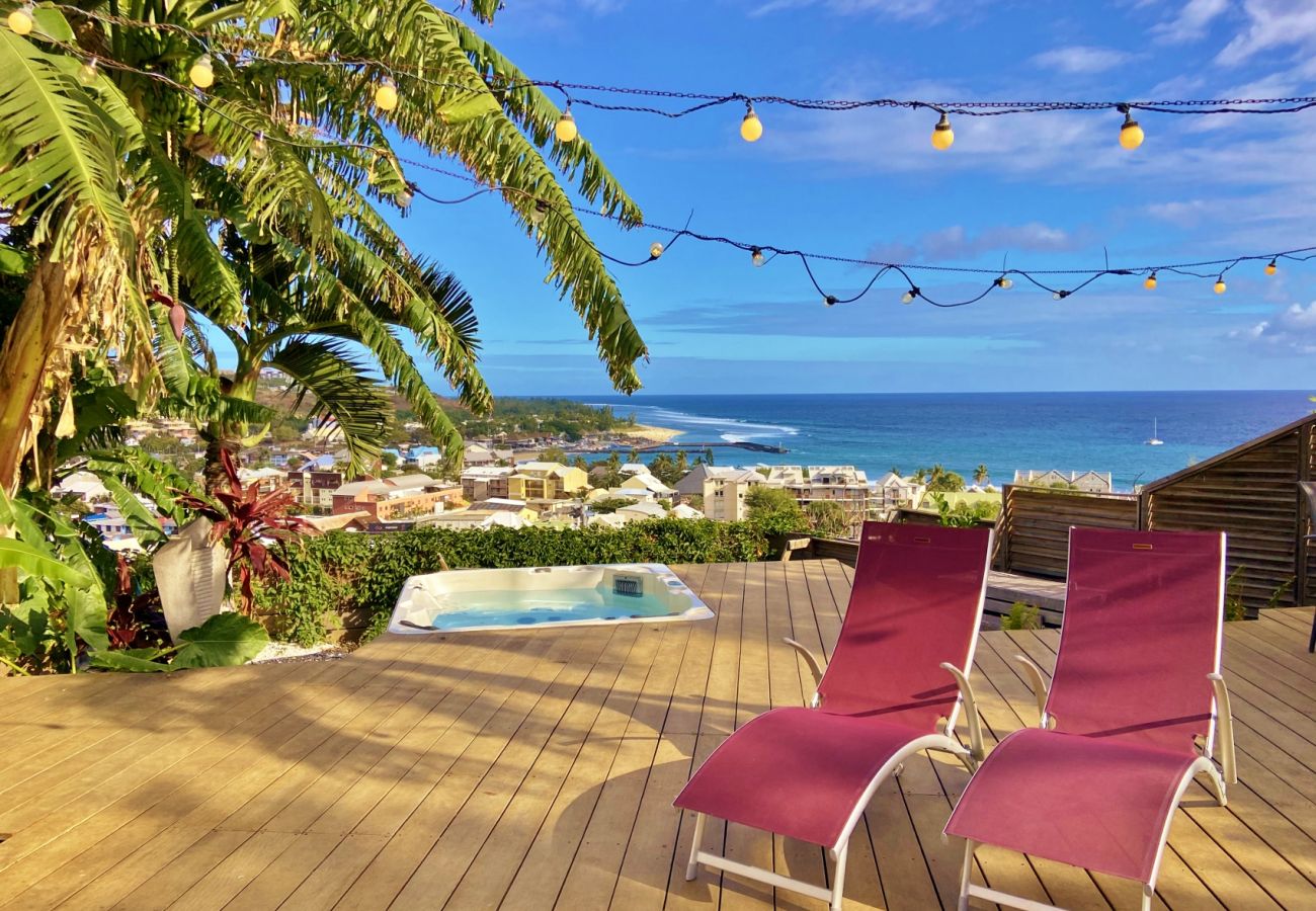 Holiday rental with pool, jacuzzi and ocean view