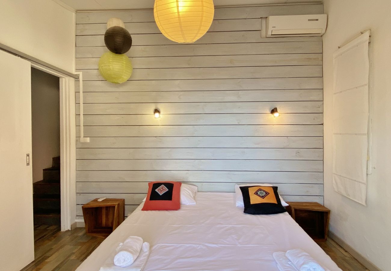 One of the bedrooms of this holiday rental