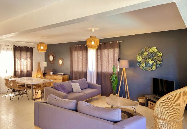 Villa in Saline les Bains - *VILLA VERT CÉLADON* - heated pool and ocean Villa in Saline les Bains - *VILLA VERT CÉLADON* - heated pool and ocean
