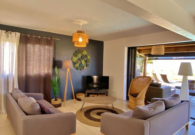 Villa in Saline les Bains - *VILLA VERT CÉLADON* - heated pool and ocean Villa in Saline les Bains - *VILLA VERT CÉLADON* - heated pool and ocean