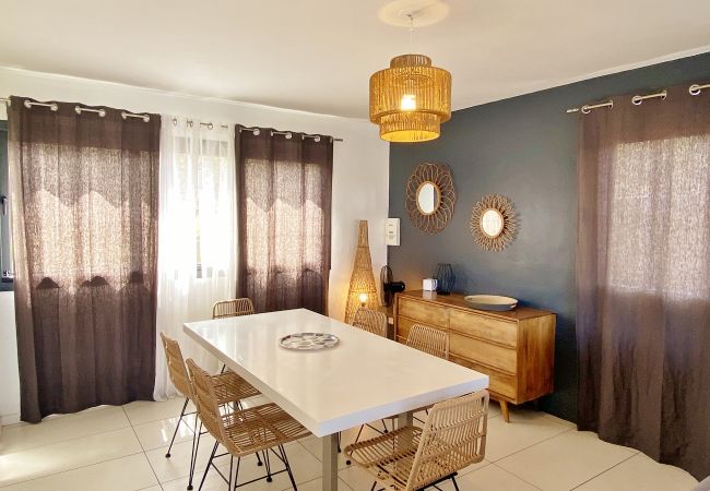 Villa in Saline les Bains - *VILLA VERT CÉLADON* - heated pool and ocean Villa in Saline les Bains - *VILLA VERT CÉLADON* - heated pool and ocean