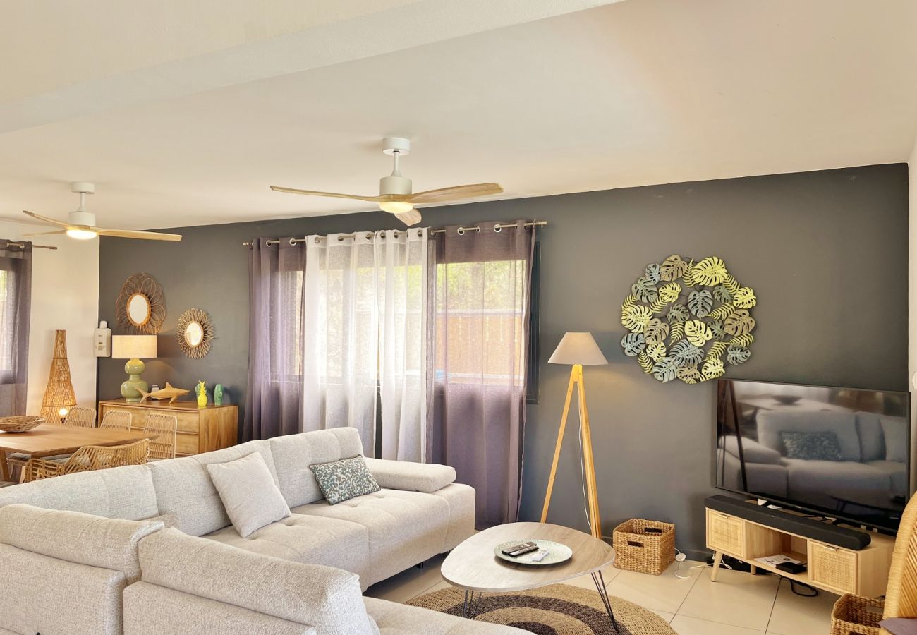 Villa in Saline les Bains - *VILLA VERT CÉLADON* - heated pool and ocean