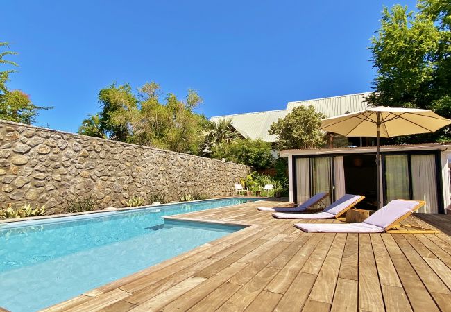 vacation rental pool saint gilles