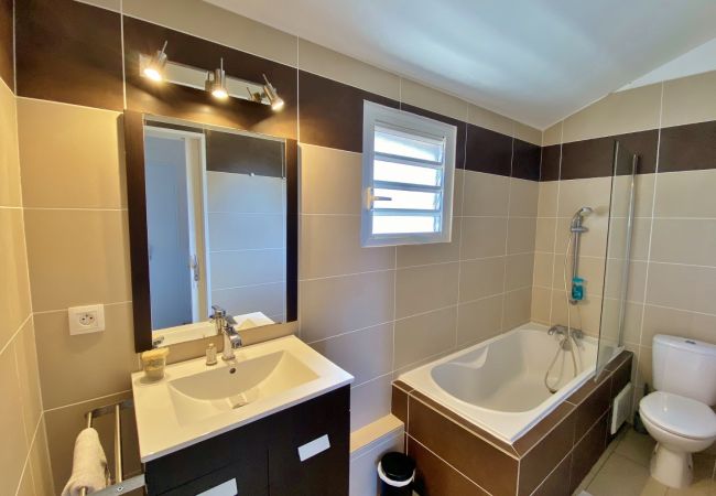 Terraced House in Saline les Bains - *VILLA ÉTOILE DU LAGON* - close to lagoon Terraced House in Saline les Bains - *VILLA ÉTOILE DU LAGON* - close to lagoon
