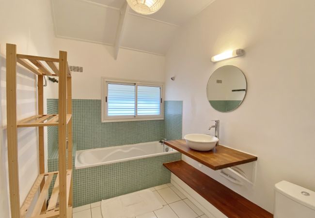 Villa in Saline les Bains - *VILLA MAHANA* - pool and lagoon Villa in Saline les Bains - *VILLA MAHANA* - pool and lagoon