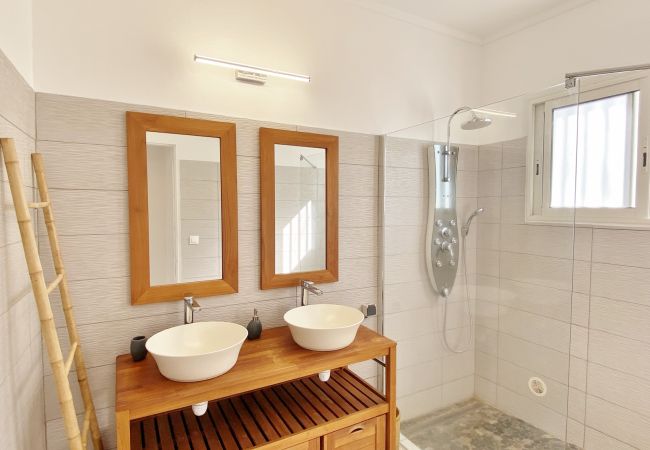 Villa in Saint-Gilles les Bains - *VILLA BLUE HEAVEN* - waterfront Villa in Saint-Gilles les Bains - *VILLA BLUE HEAVEN* - waterfront