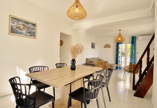 Villa in Saint-Gilles les Bains - *VILLA BLUE HEAVEN* - waterfront Villa in Saint-Gilles les Bains - *VILLA BLUE HEAVEN* - waterfront