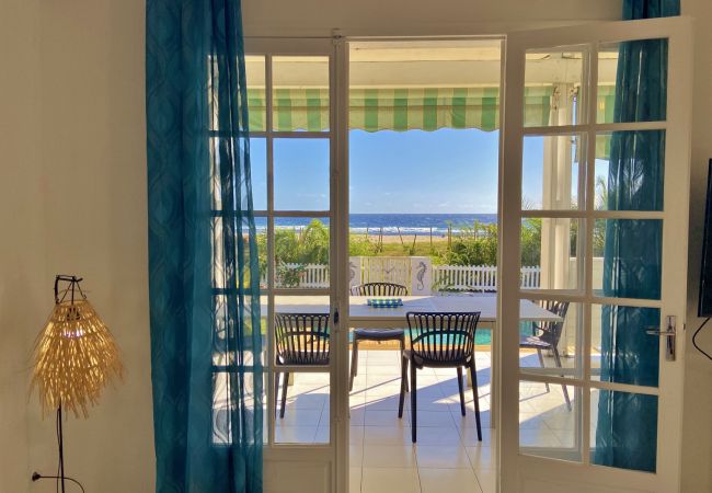 Villa in Saint-Gilles les Bains - *VILLA BLUE HEAVEN* - waterfront Villa in Saint-Gilles les Bains - *VILLA BLUE HEAVEN* - waterfront