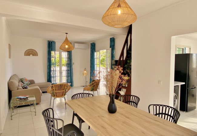 Villa in Saint-Gilles les Bains - *VILLA BLUE HEAVEN* - waterfront Villa in Saint-Gilles les Bains - *VILLA BLUE HEAVEN* - waterfront