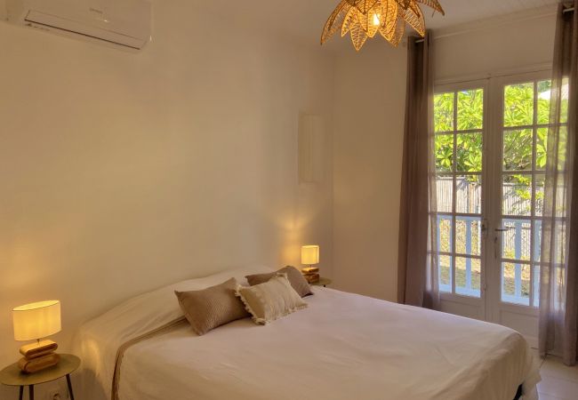 Villa in Saint-Gilles les Bains - *VILLA BLUE HEAVEN* - waterfront Villa in Saint-Gilles les Bains - *VILLA BLUE HEAVEN* - waterfront