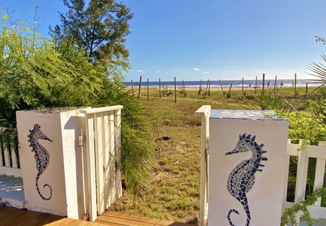 Villa in Saint-Gilles les Bains - *VILLA BLUE HEAVEN* - waterfront Villa in Saint-Gilles les Bains - *VILLA BLUE HEAVEN* - waterfront