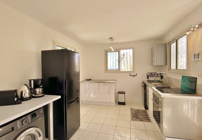 Villa in Saint-Gilles les Bains - *VILLA BLUE HEAVEN* - waterfront Villa in Saint-Gilles les Bains - *VILLA BLUE HEAVEN* - waterfront