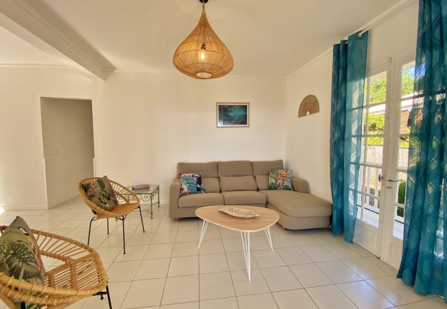 Villa in Saint-Gilles les Bains - *VILLA BLUE HEAVEN* - waterfront Villa in Saint-Gilles les Bains - *VILLA BLUE HEAVEN* - waterfront