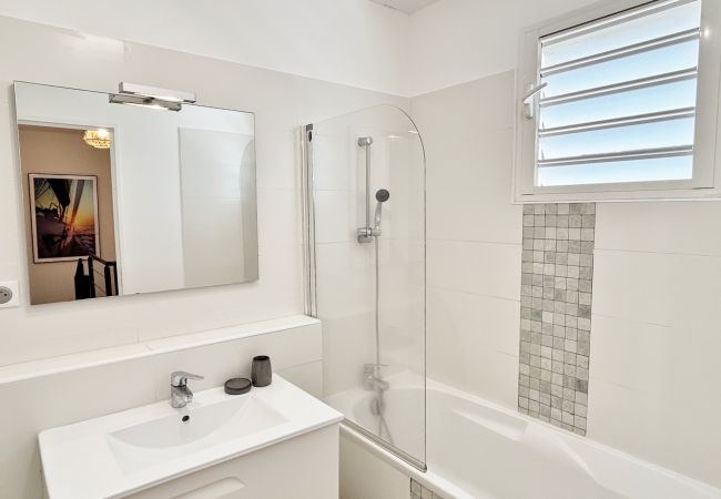 Terraced House in Saline les Bains - *VILLA REFLET D'ÉTÉ* - close to the lagoon Terraced House in Saline les Bains - *VILLA REFLET D'ÉTÉ* - close to the lagoon