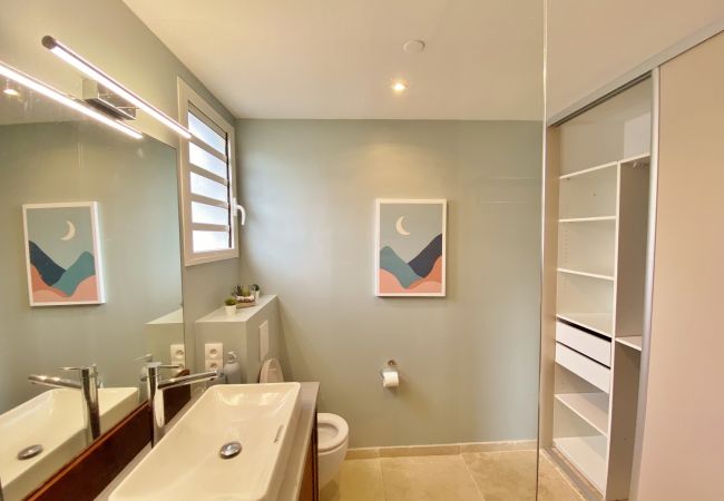 Villa in Saint-Gilles les Bains - *VILLA FLORAYA* - heated pool and ocean view Villa in Saint-Gilles les Bains - *VILLA FLORAYA* - heated pool and ocean view