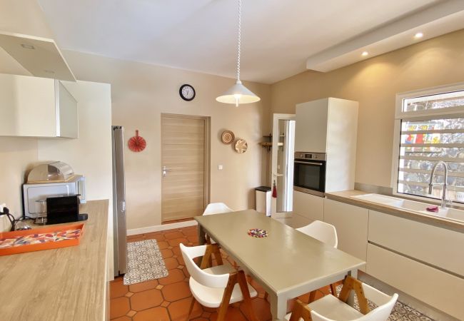 Villa in Saint-Gilles les Bains - *VILLA FLORAYA* - heated pool and ocean view Villa in Saint-Gilles les Bains - *VILLA FLORAYA* - heated pool and ocean view